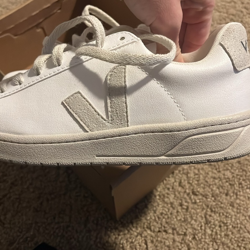 Veja Urca CWL Natural White Sneaker, NWT - Picture 3 of 7
